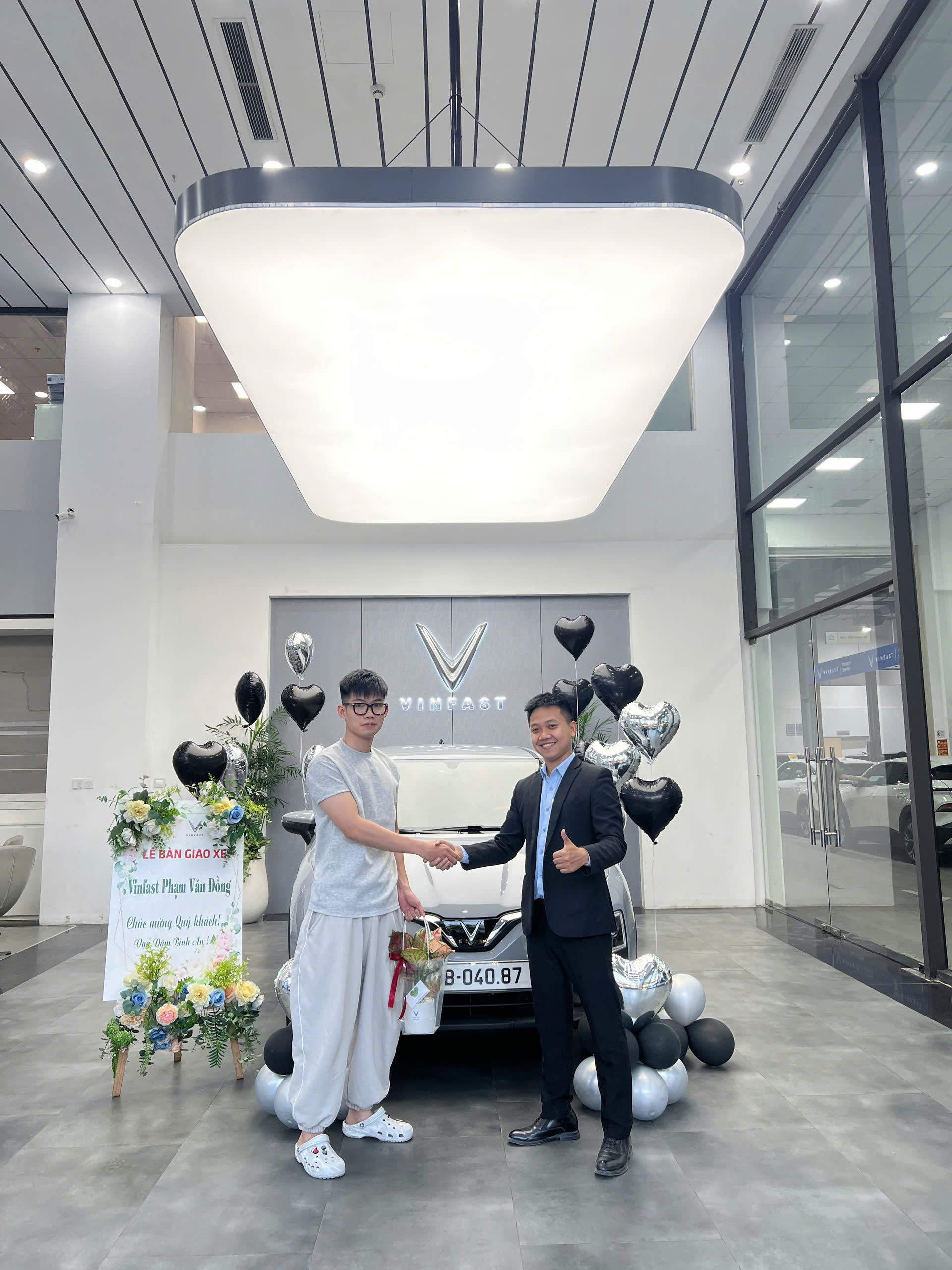 vinfast hà nội - hình ảnh giao xe